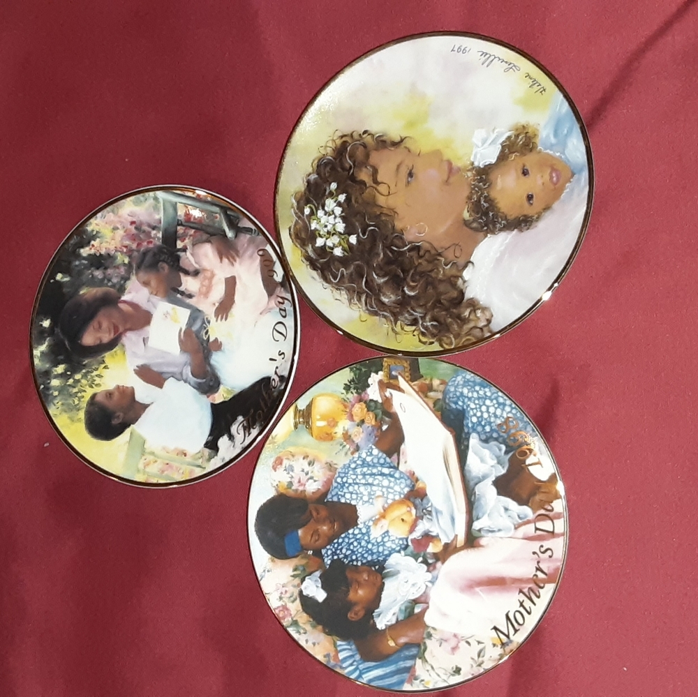 Vintage Avon Mother's  Day Plates, 3